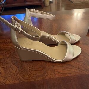 NWOT Naturalizer Gold Sandals with Wedge Heel